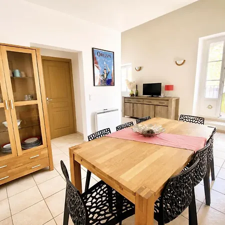 T4 Familial Climatise Avec Terrasse Au Coeur De Apartament Corte (Corsica)