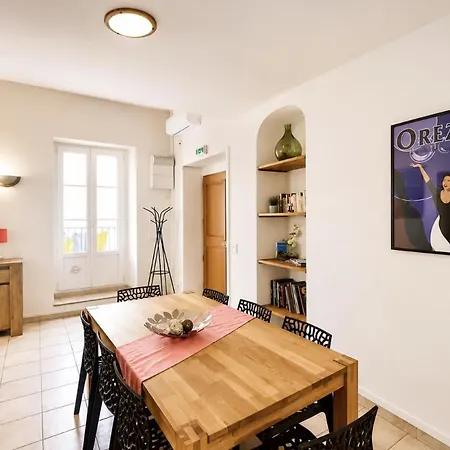 Apartament T4 Familial Climatise Avec Terrasse Au Coeur De