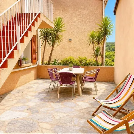 T4 Familial Climatise Avec Terrasse Au Coeur De * Corte (Corsica)